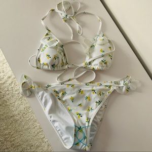 Pacsun - Lottie Moss LM LEMON FLUTTER Swimset